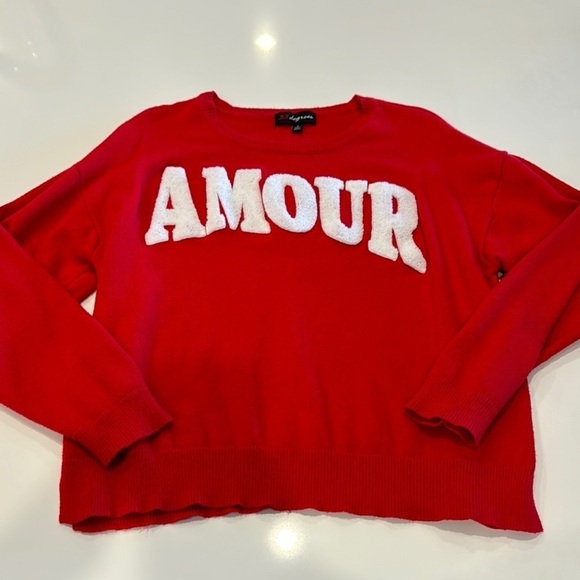 33 degrees Sweaters - 32 Degrees Red Crew Neck Graphic Sweater